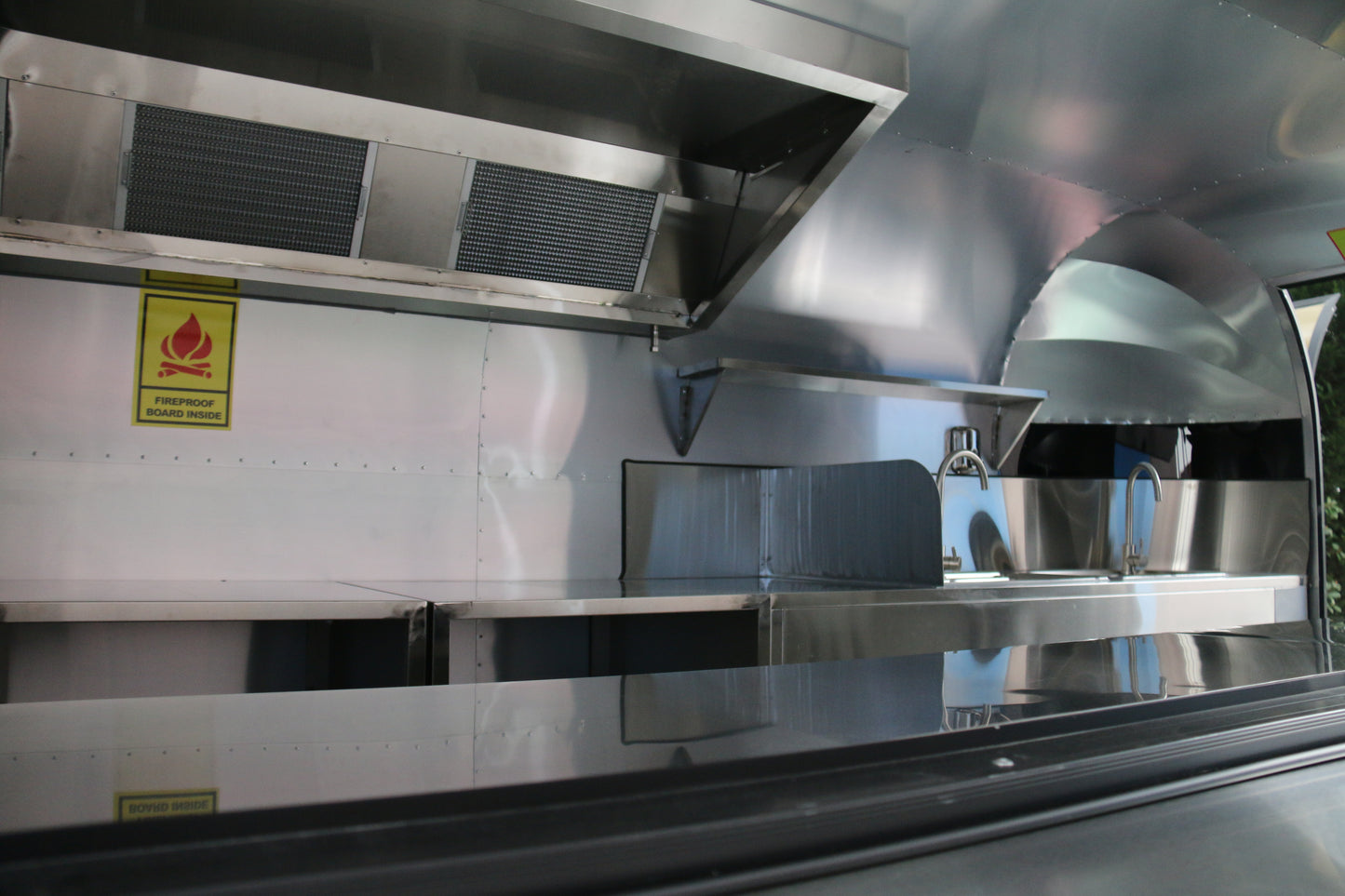 4M Aluminum food trailer