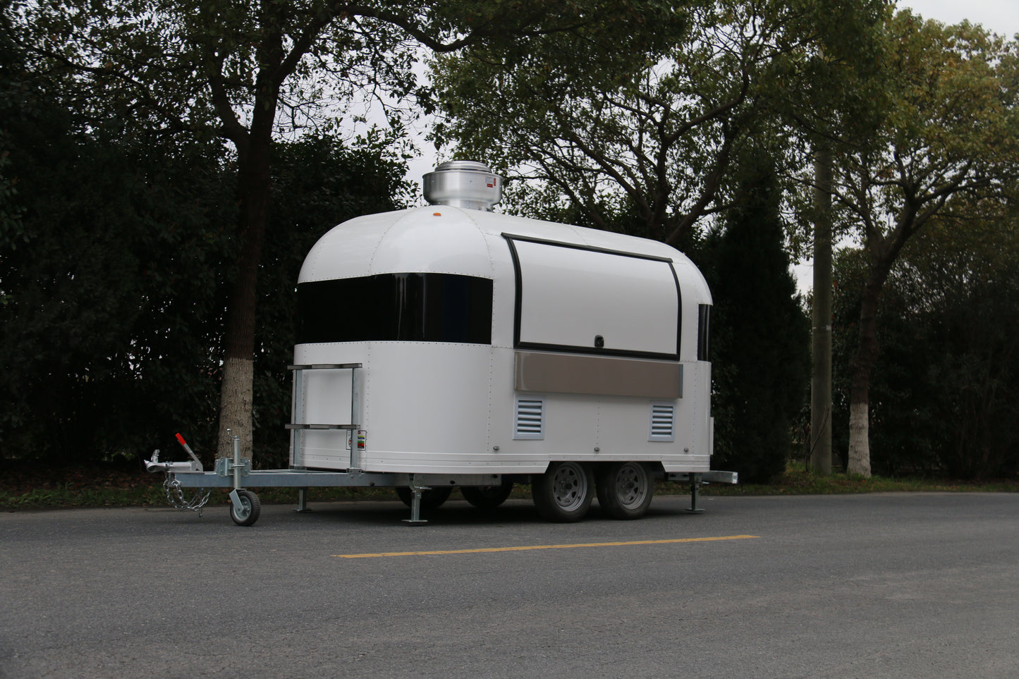4M Aluminum food trailer