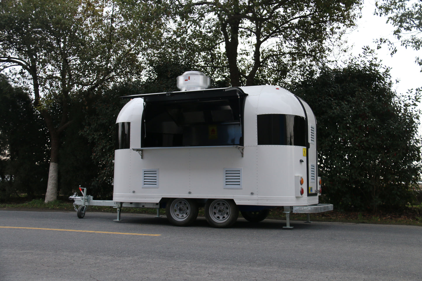 4M Aluminum food trailer